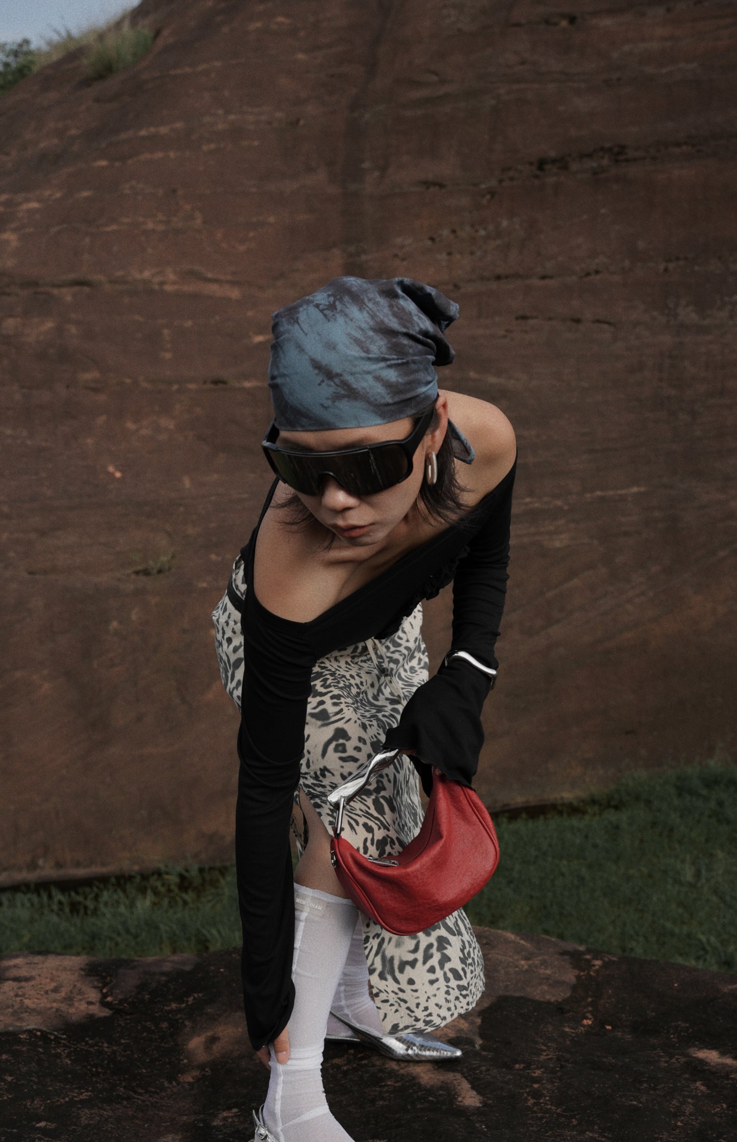 IUBALLET Quantum Gravity Metal Tote Futuristic Crossbody Bag - SONIE.