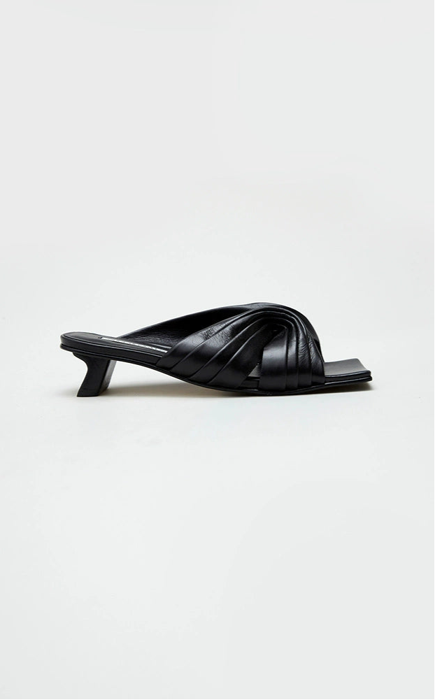 ZHUCHONGYUN Summer Black Tile Multi-Layer Pinch Pleated Shoes-ROTA.
