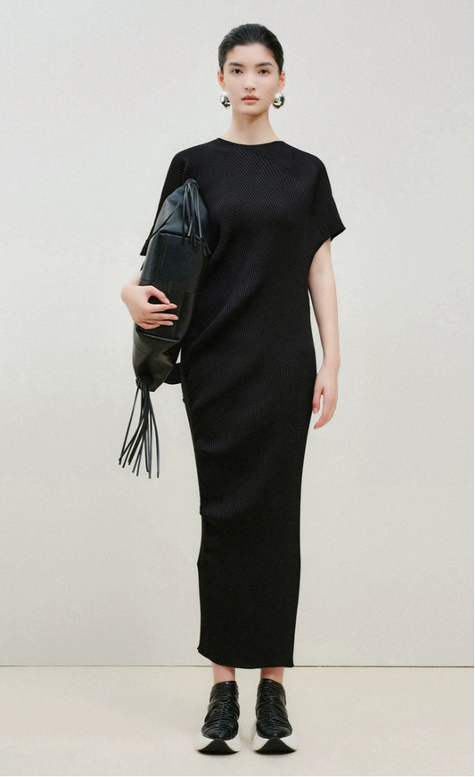 ZHUCHONGYUN Black Loose Drop Shoulder Design Knitted Dress--GRELL.