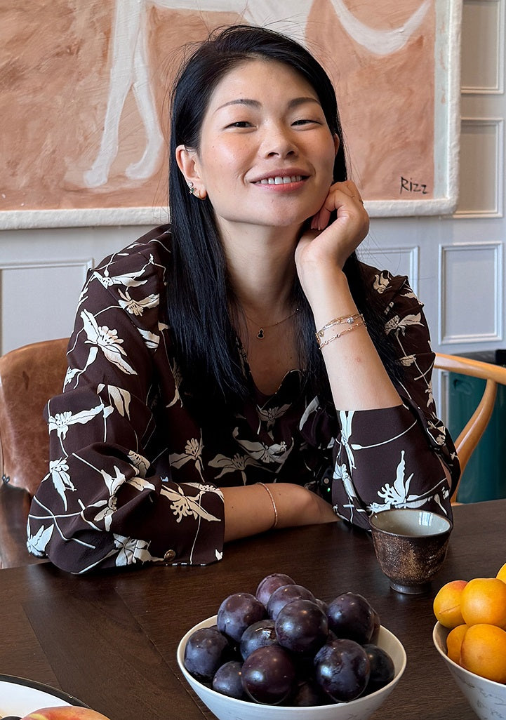 COMME MOI Lu Yan Designer New Women's Retro Printed One-Line Collar Silk Shirt - PRIDE.