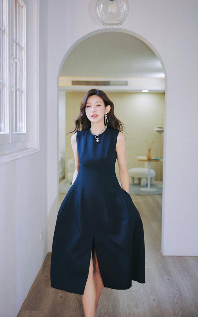 DOLLY Black Retro Style Crew Neck Sleeveless Slim Fit Midi Slit Office Dress-SIOBHAN