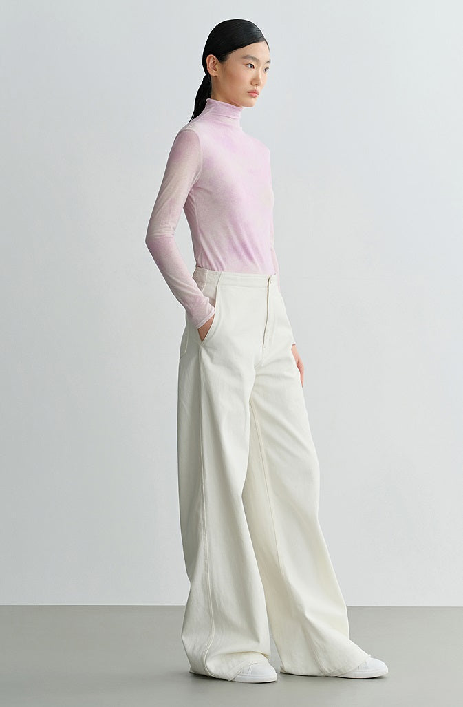 COMME MOI designer Lu Yan wears white denim straight-leg pants - DREAM.