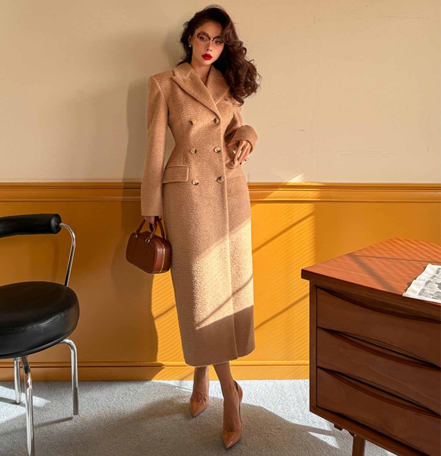 Le Palais Vintage Luxury Beige Suit Collar Long Sleeve Straight Long Winter Coat-KIKE.