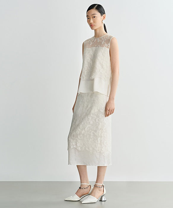 COMME MOI Silk Embroidered Top Sleeveless white Shirt - SIMON.
