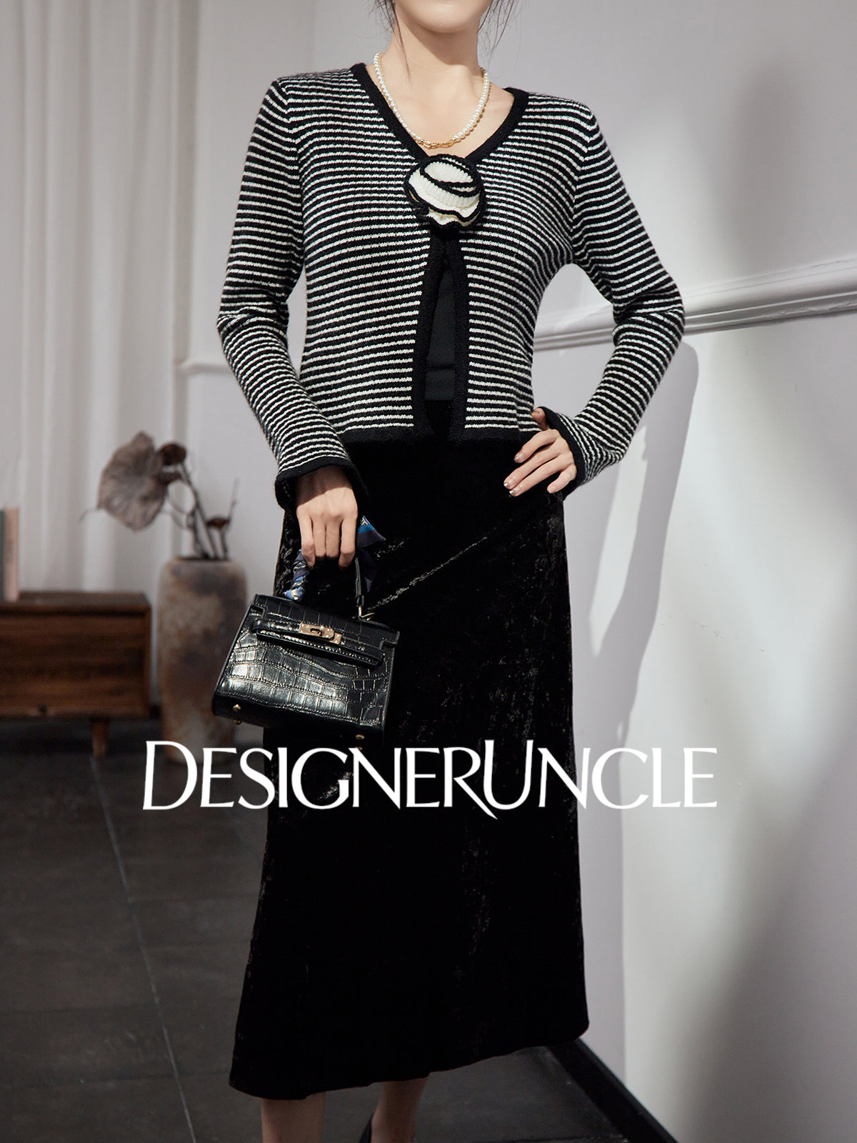 DGU "Lanxi" black knitted sweater striped French retro slimming top - IMOGEN.