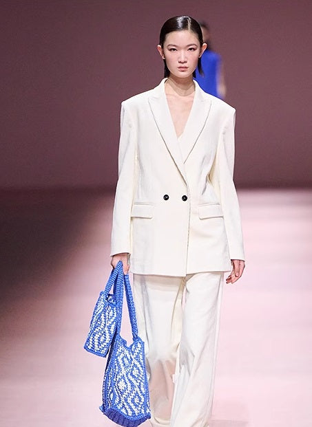 COMME MOI Lv Yan designer's new casual contrasting straw handbag - hadley.