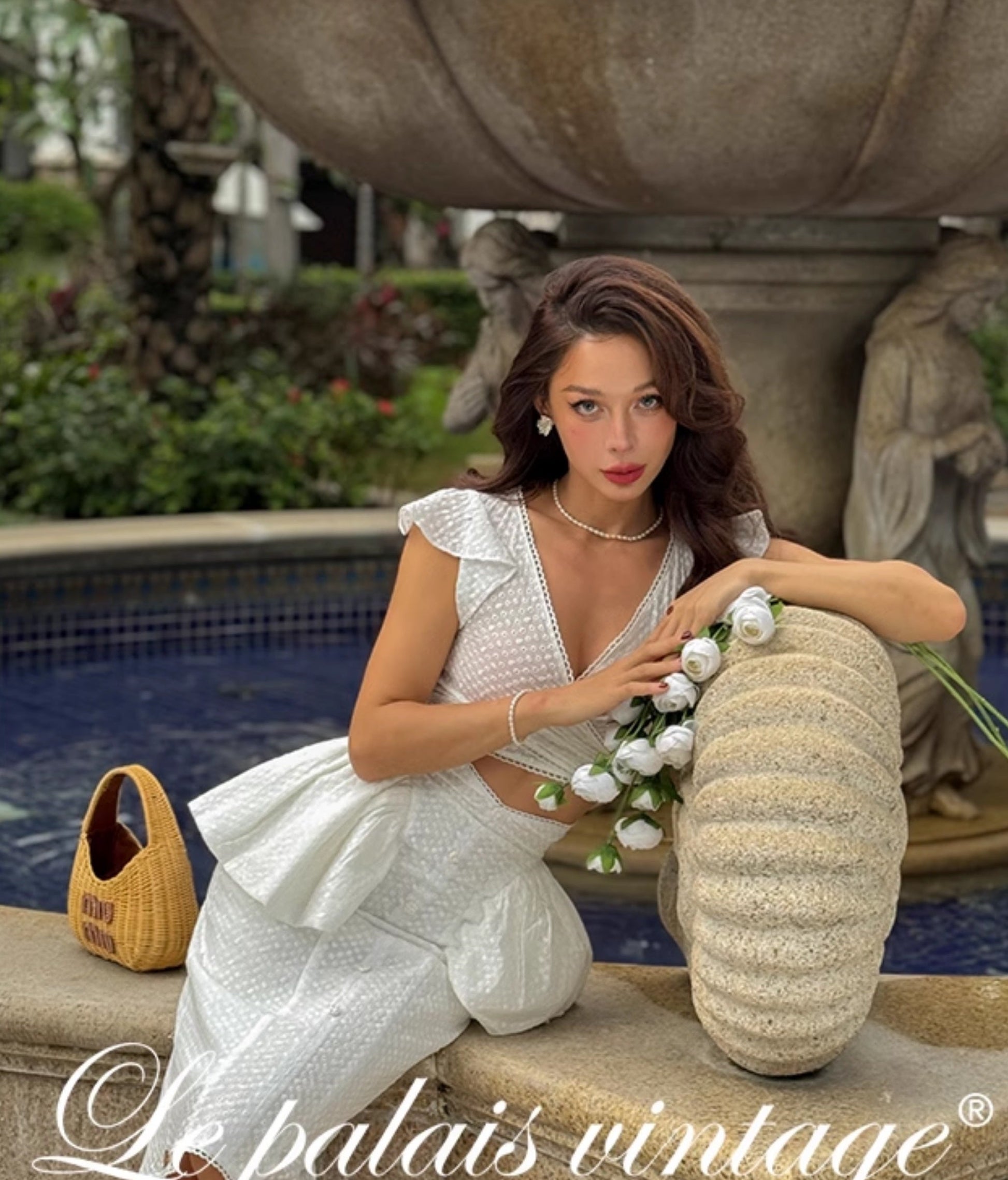 Le Palais Vintage embroidery cotton wrap short top + high-waisted bud skirt-TEE