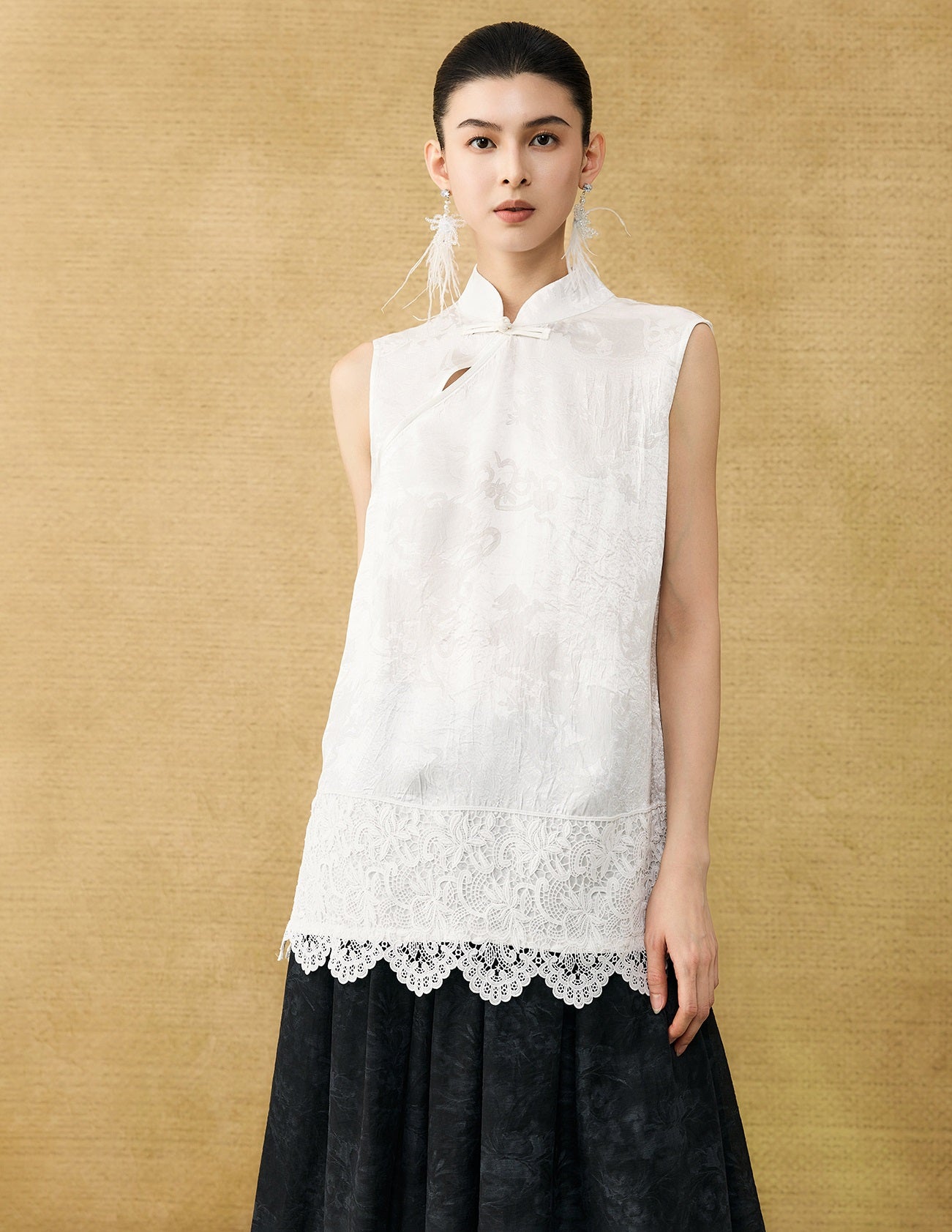 HECO Chinese diagonal placket buckle cool lion jacquard sleeveless top - CONNECT.