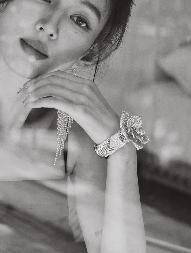 DOLLY Elegant Gold/Sliver Diamond Flower Design Bracelets-LUCY