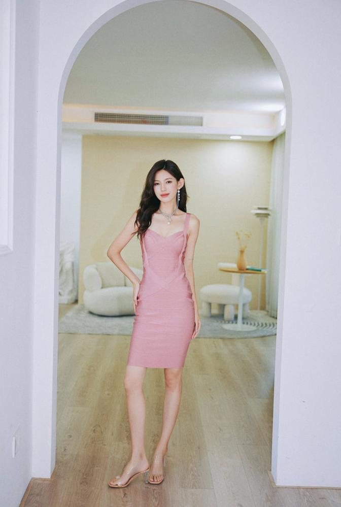 DOLLY Elegant V-Neck Sleeveless High Waist Knitted Midi Suspender Dress-PUNA