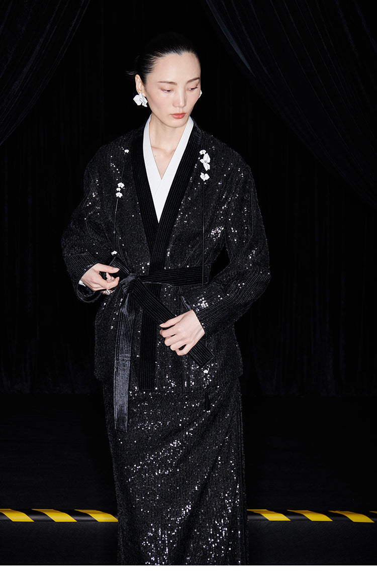 M essential Mackay designer Jingye embroidered fabric layered robe - STATE.