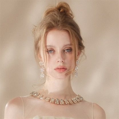 Wardrobes by Chen Elegant Gold Sun Flower Diamond Earrings-Unii