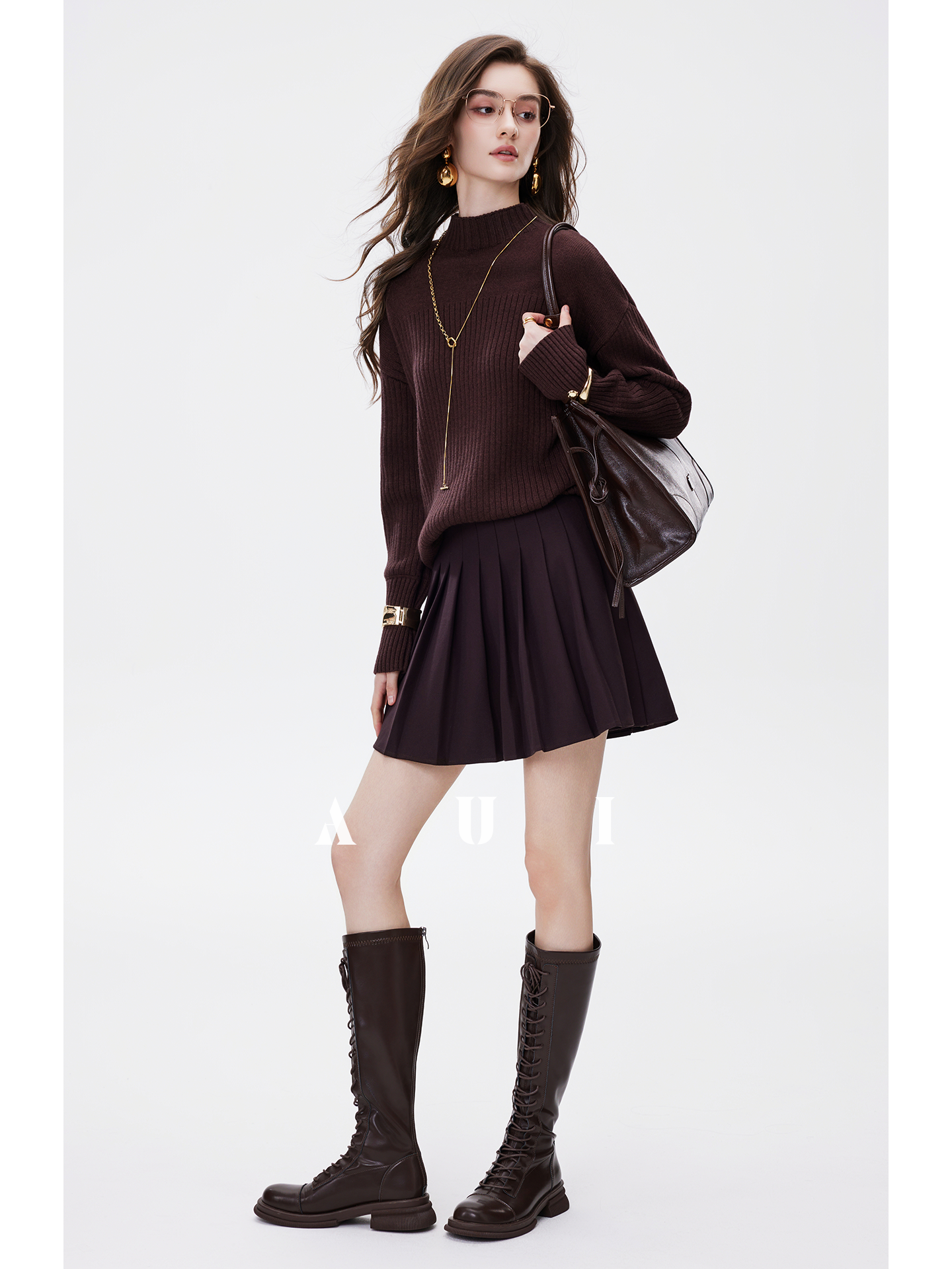 AUI can be seen as a pullover inner knitted sweater and a long-sleeved top -  Chung-Cha