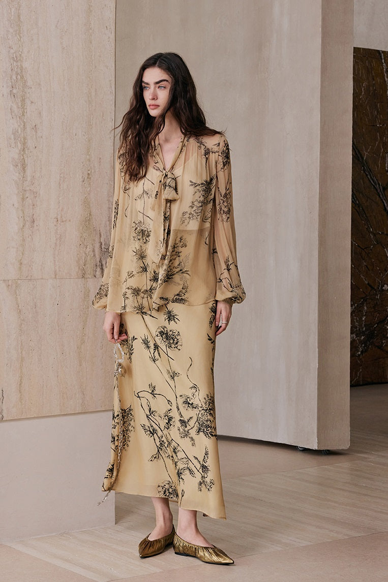 M essential Wise & Elegant Relaxed Resort Silk Flowing Streamer Print Skirt-SELVARA.