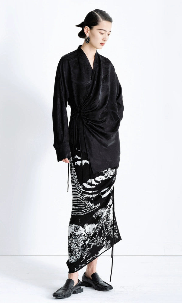 ZHUCHONGYUN Black wrap-style mulberry silk v-neck top-VANI.