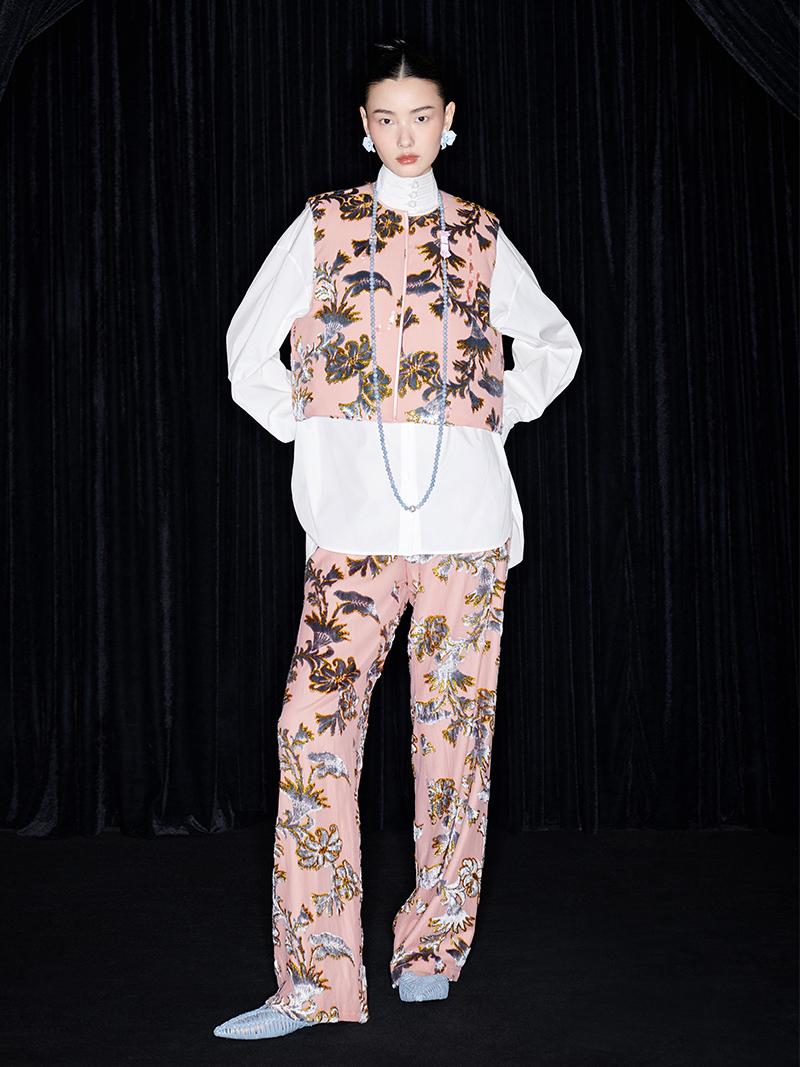 M essential Mackay designer blue velvet atelier beaded down vest - Nami.