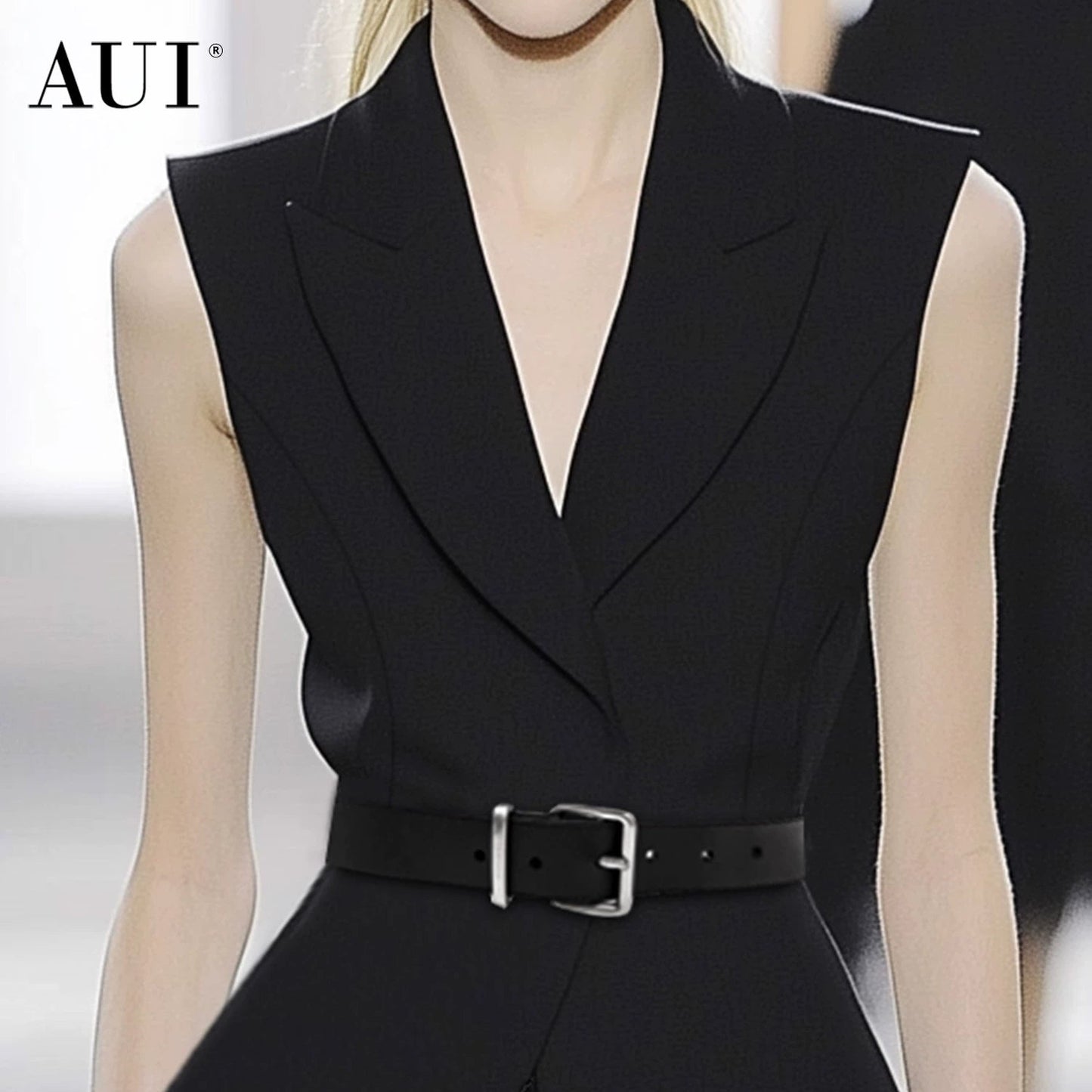AUI Black  Professional Short Small Blazer Sleeveless Slim Suit -  Ha-yoon.