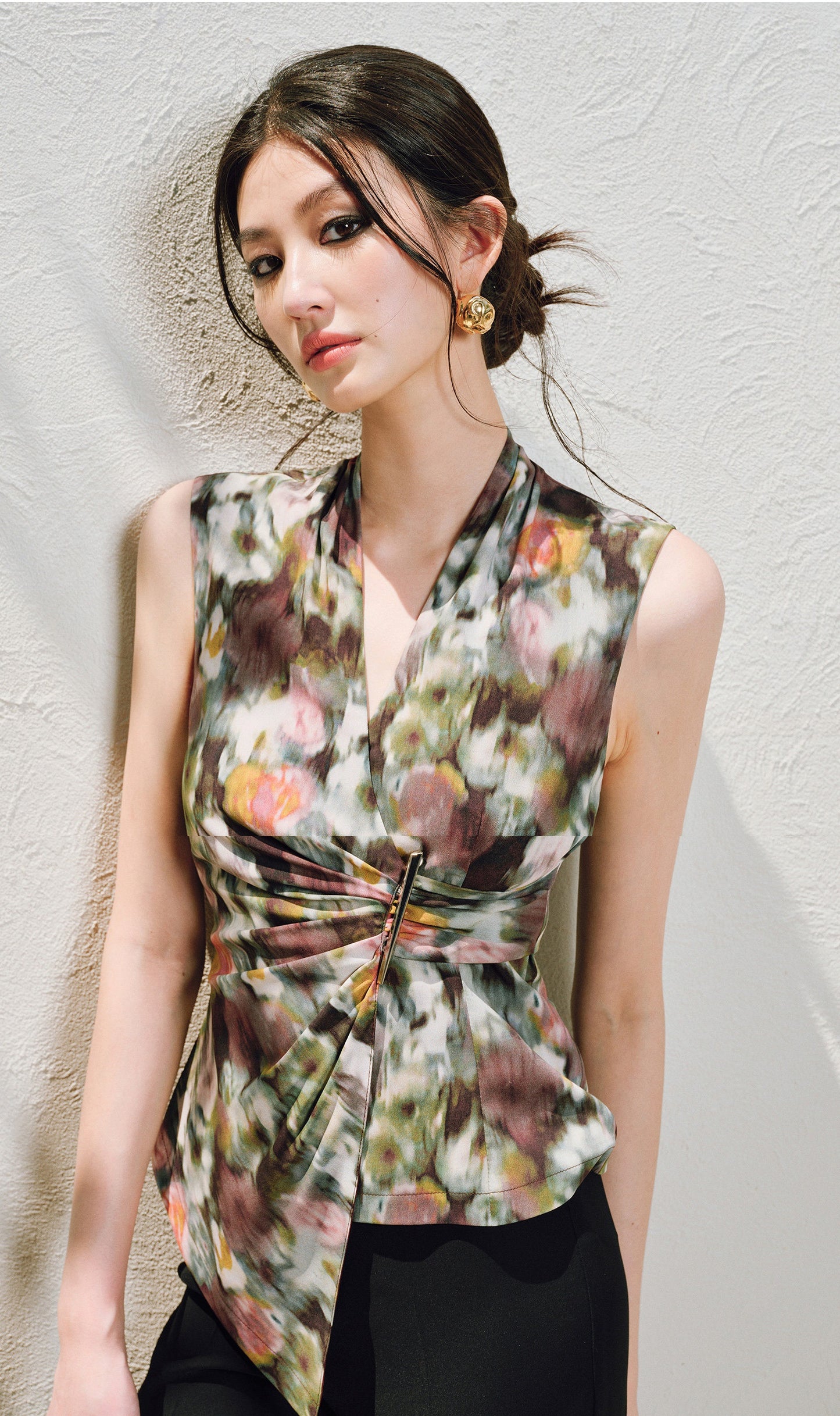 WANGXO | Innovative Weaving Texture Overlapping V-Neck Sleeveless Top -KEIA