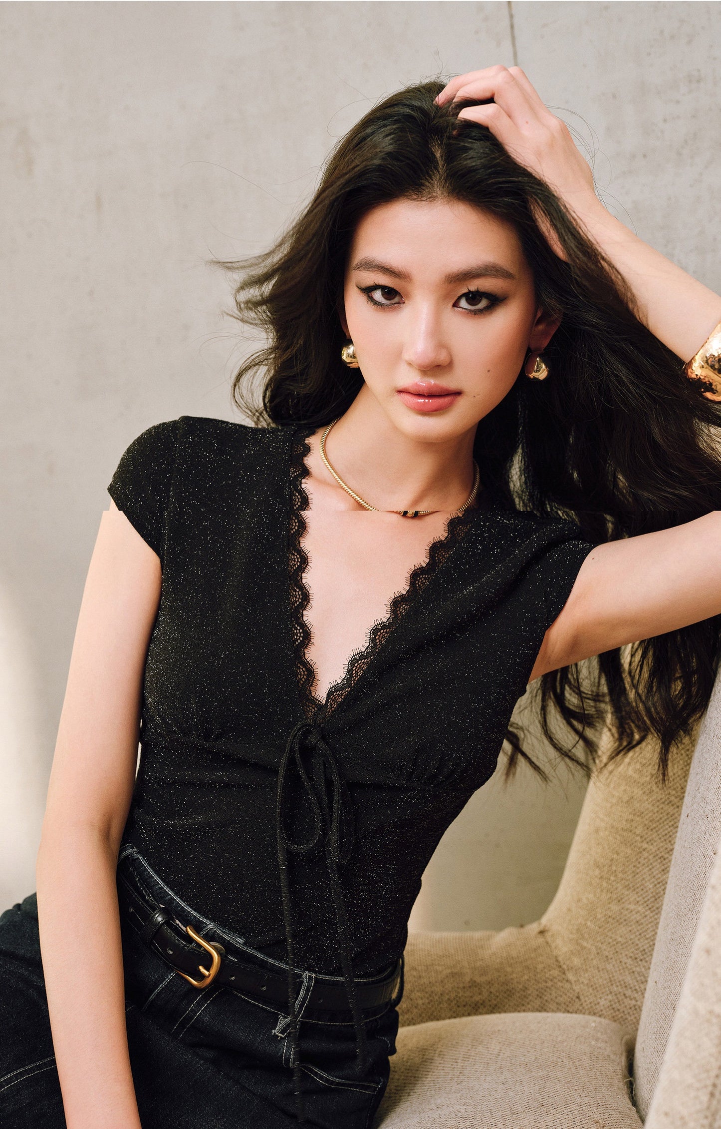 WANGXO | Sparkling Silk High-Density Knit Hand-Shaped Lace Detail V-Neck Slim Fit Top -NOYA