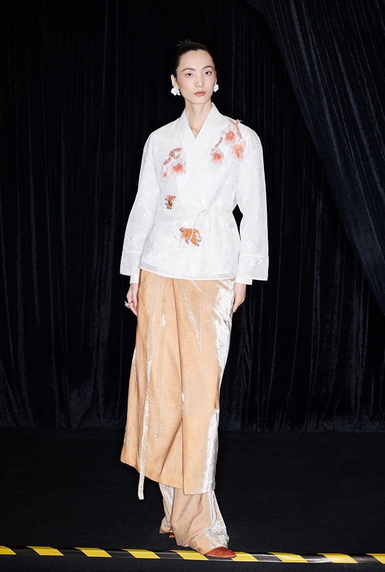 M essential Mackay designer label Quiet lace dahlia Thai lion goldfish studded Kimono Top - NICE.