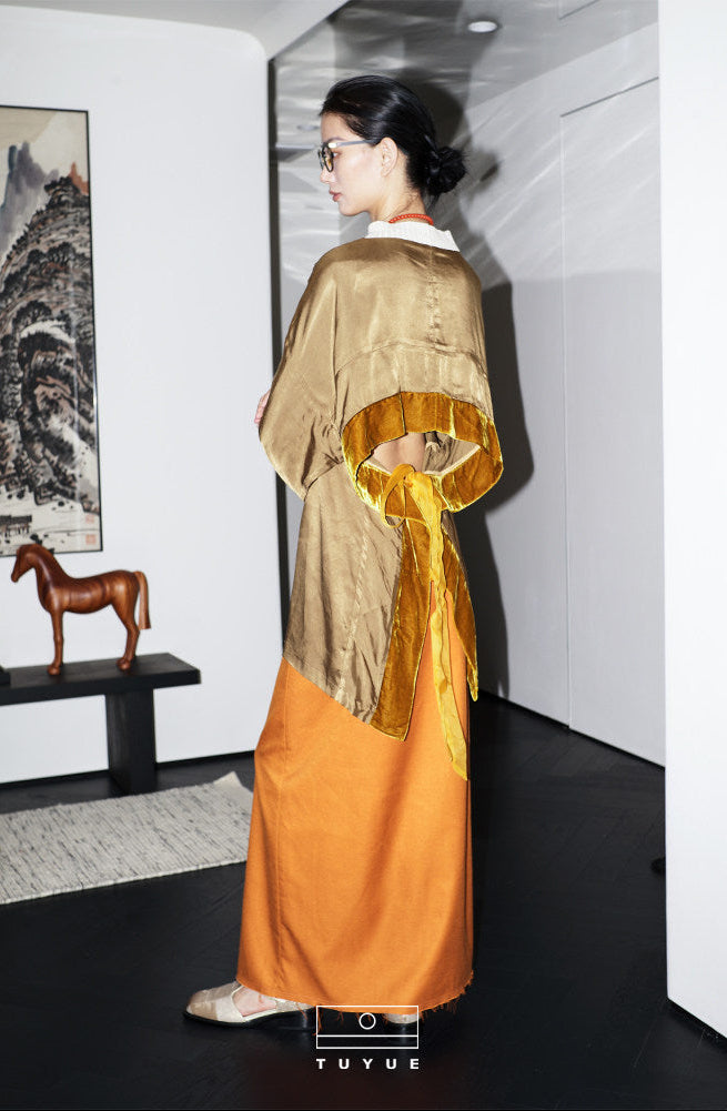 TUYUE Crew neck silhouette back lace-up long-sleeved top- AGNES.