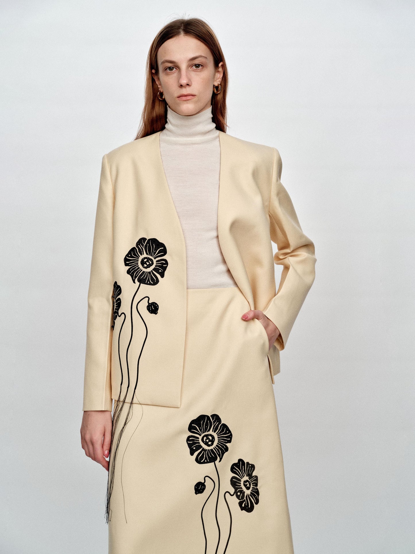 SERRER Flower embroidery beads tassels pale yellow collarless blazer - TYLER.