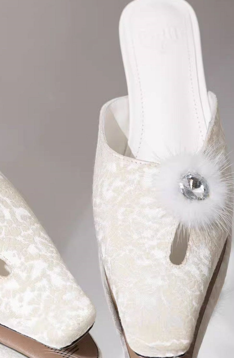 B-FEI embellished white slip-on low heel mule shoes-NIKO.