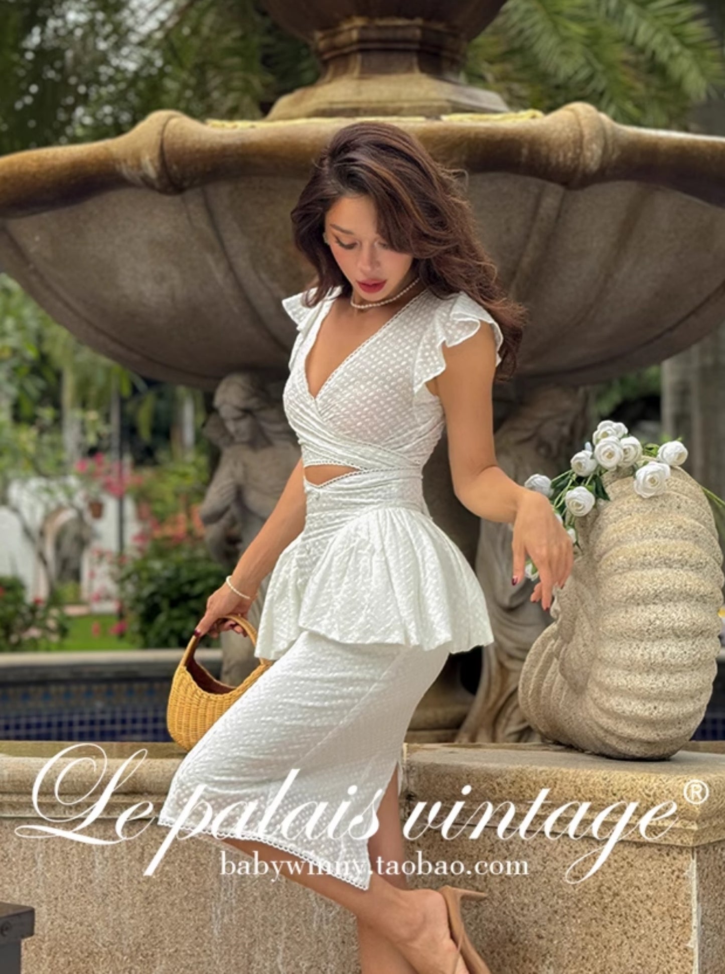 Le Palais Vintage  embroidery cotton wrap short top + high-waisted bud skirt-TEE.