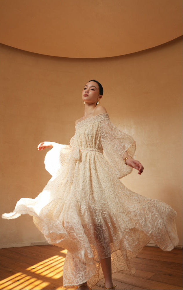 LE VENT&TES AILES Luxury One-Shoulder Dress with Heavy-Duty Lace Jacquard Detailing - ZORA