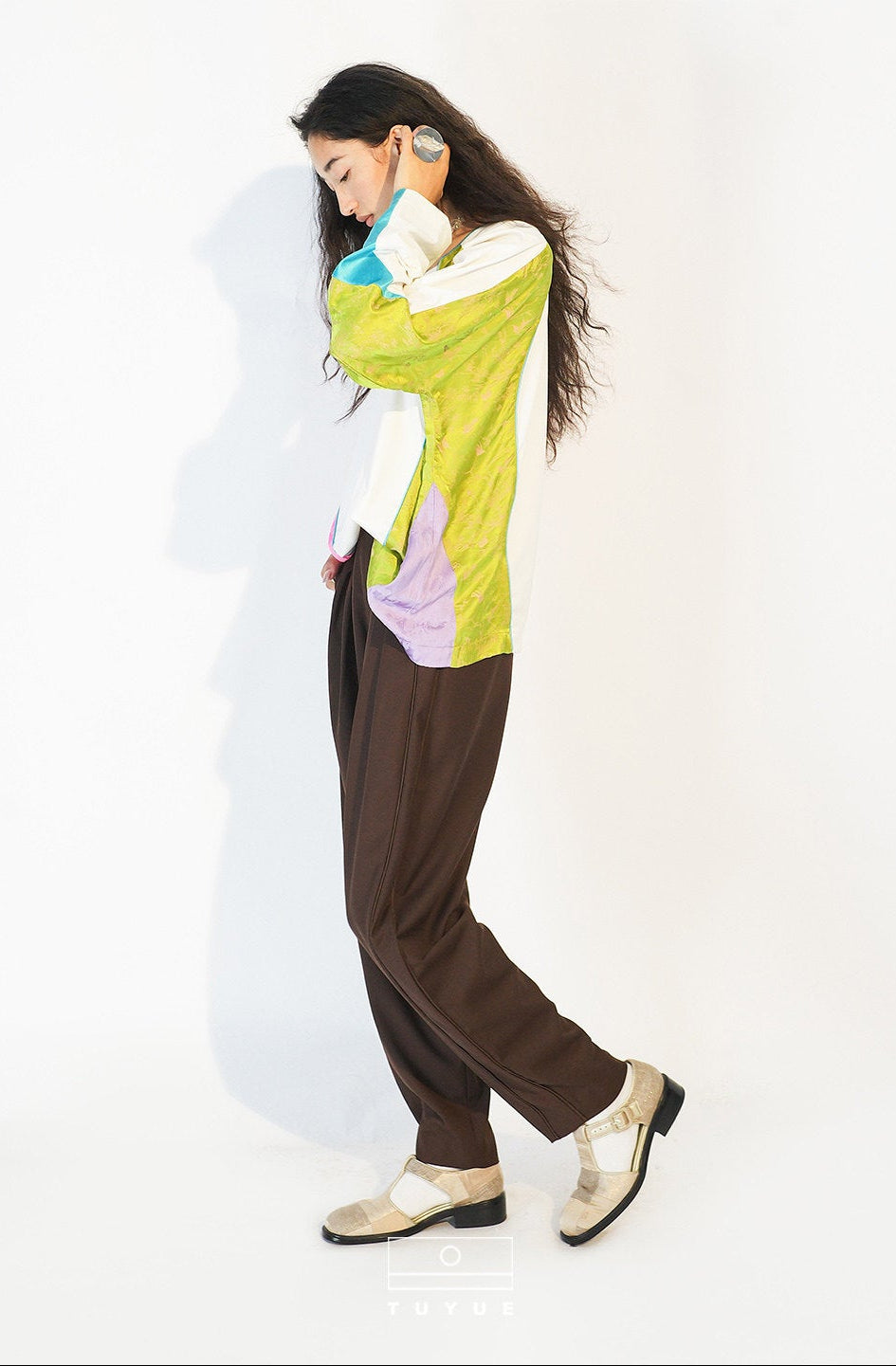 TUYUE Jacquard Paneled Sporty Silhouette Long-Sleeved T-Shirt- BLAKE.