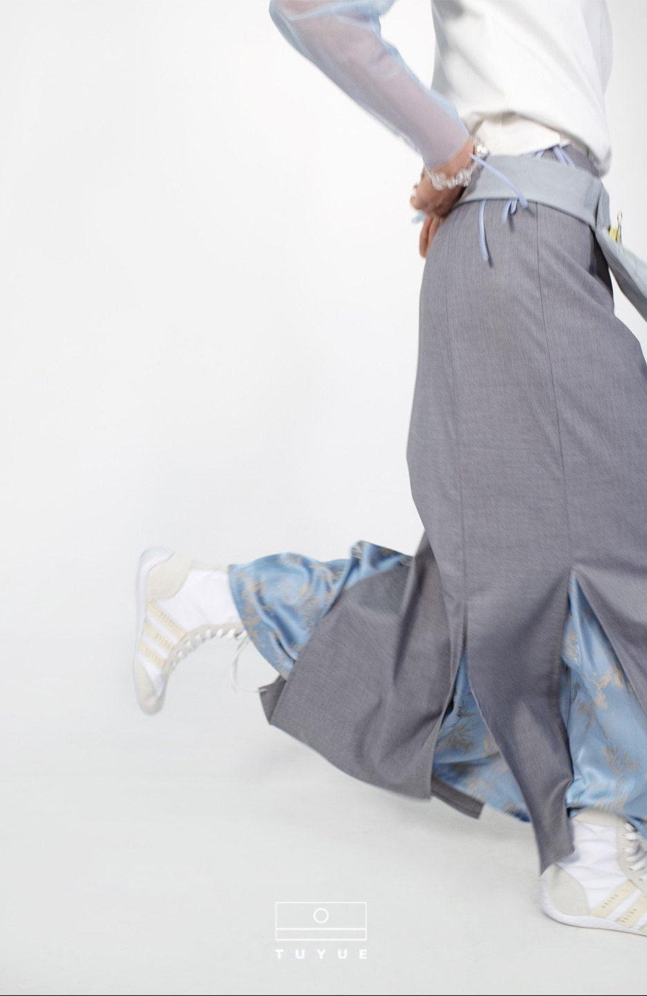 TUYUE  Black Slim Slit Jacquard Skirt- SOKKA.