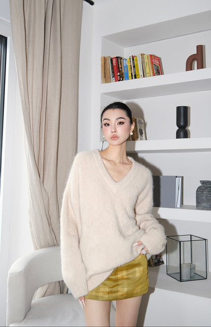 MEI SANGUAN beige V-neck loose and lazy sweater - IMOGEN