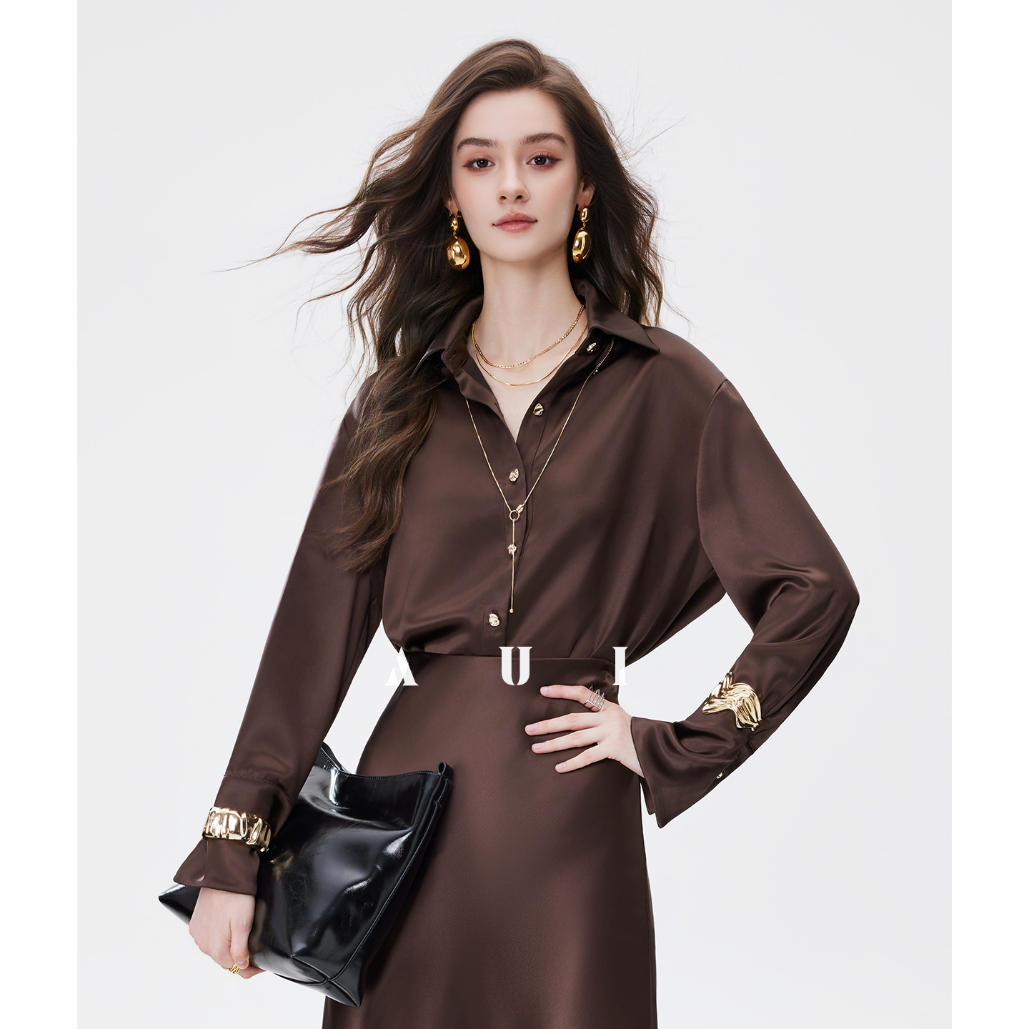 AUI Maillard coffee color high-end satin temperament high-waisted hip skirt - Gyeong.