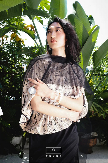 TUYUE Art Print Pleated Round Silhouette Top- ARTHUR