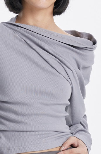 TINY IN Deconstructivism irregularly slanted shoulders T-shirt-FLORA