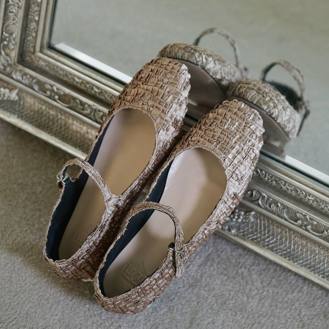 B-FEI fashion mocha pleated flat shoes-INDIANI.