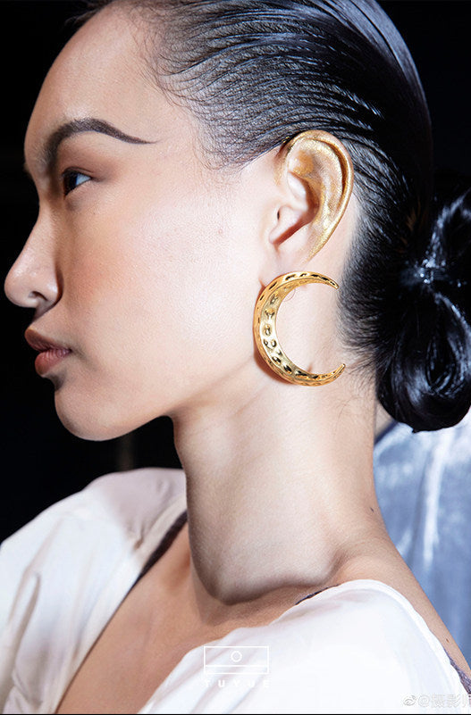 TUYUE brass gold plating handmade texture big moon earrings- JACINTHA.