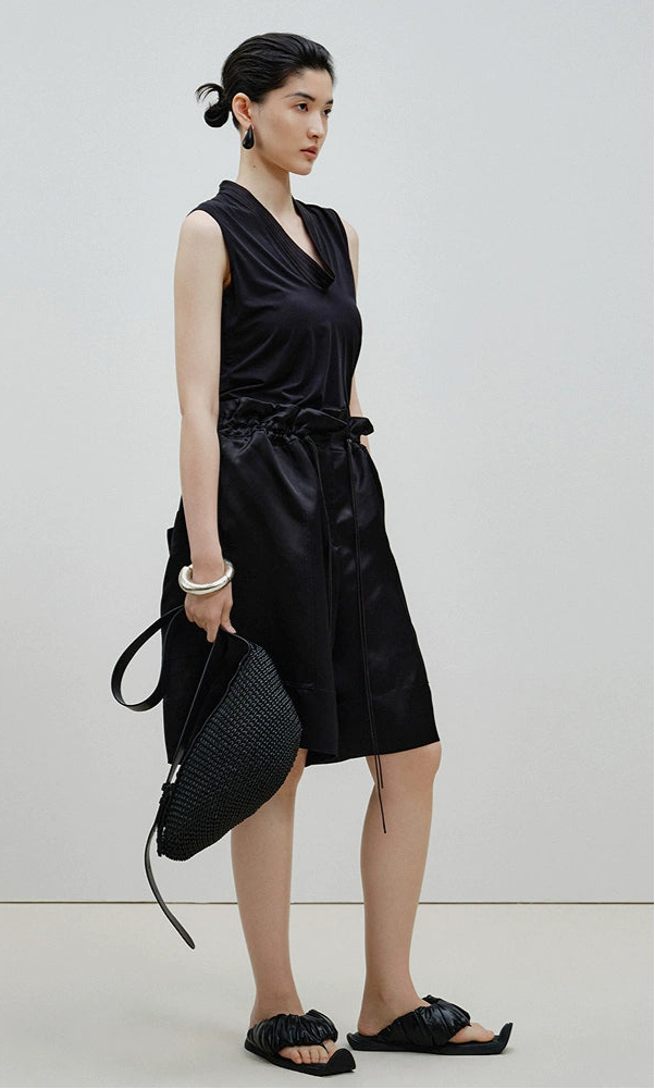 ZHUCHONGYUN Black Stand Up Collar Sleeveless Slim top--SHUN.