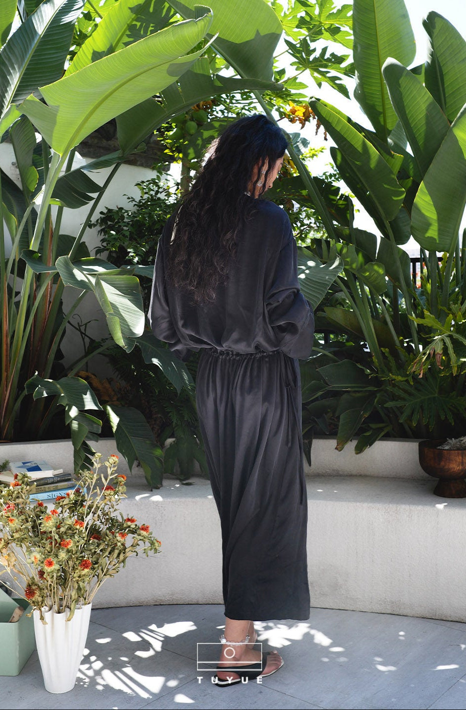 TUYUE Black Cupro Matte Loose Waist Lace-Up Dress - KARL.