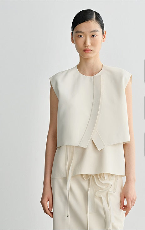 COMME MOI Lv Yan designer's curved placket cropped vest - POSEY.