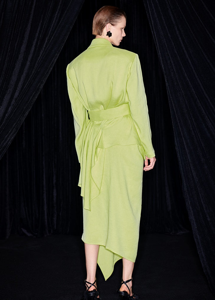 M essential Mackay designer linen with a loose tie suit - eve.