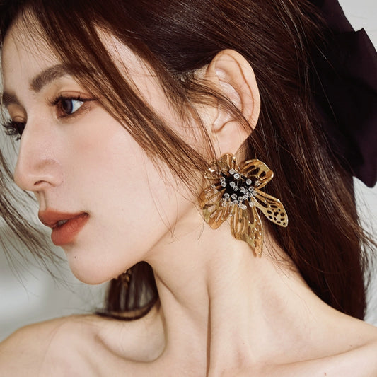 DOLLY Elegant Black and Gold Flower Pattern Clip Chic Earrings-EMELIA