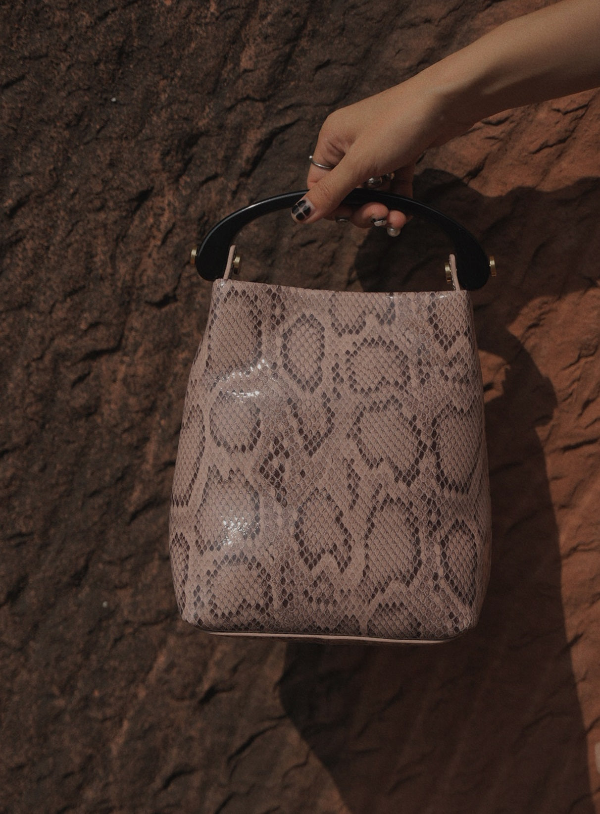 IUBALLET new old money style snake print leather handbag - PARAK.