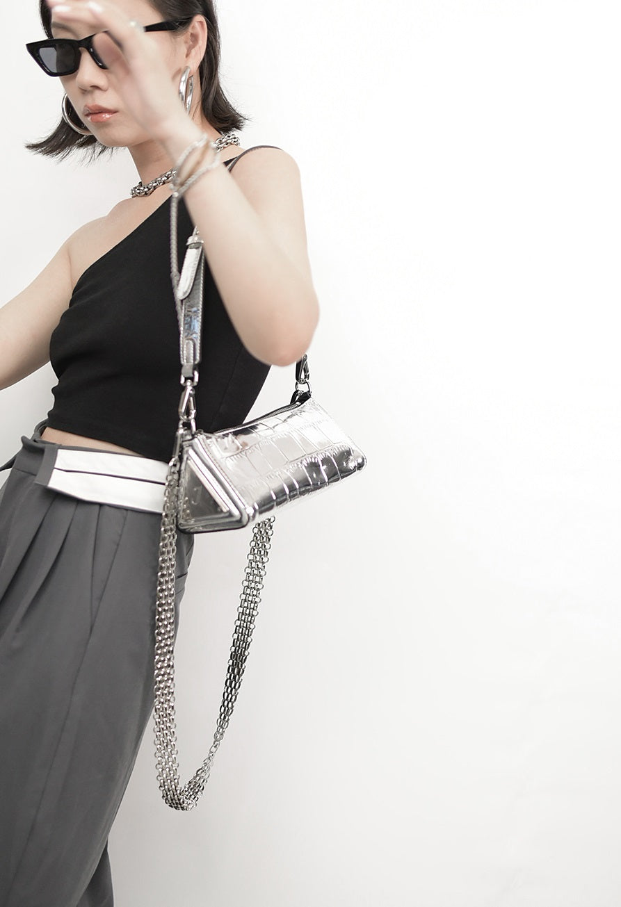 IUBALLET Stylish Leather Triangle Bag - CLOSED.