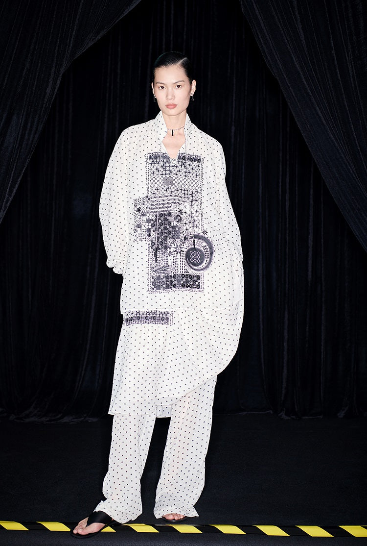 M essential Mackay designer Fubo tulle printed pavé embroidery stand-up collar shirt - LOVE.
