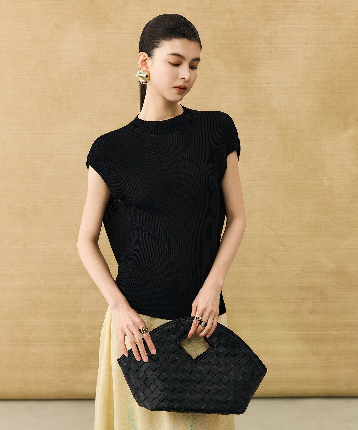 HECO Chinese comfortable neck sleeveless knitted T-shirt - QUEEN.