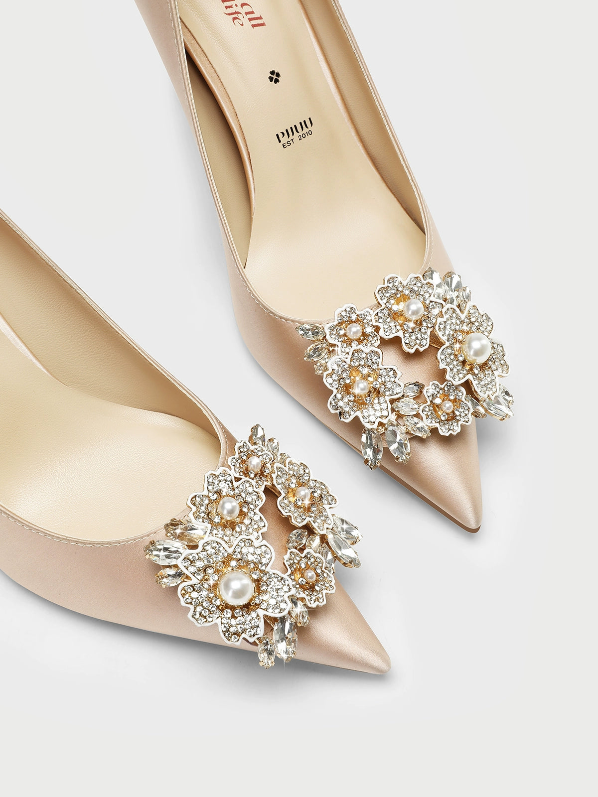 PJJUU champagne colored satin high heels  - TRAIN.