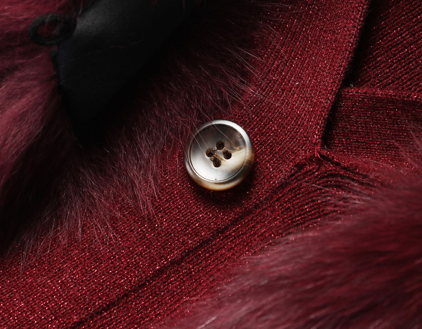 WANGXO | Luxury Wool Fixed Dyeing with Detachable Fox Fur Collar Knitted Top- JUNE.