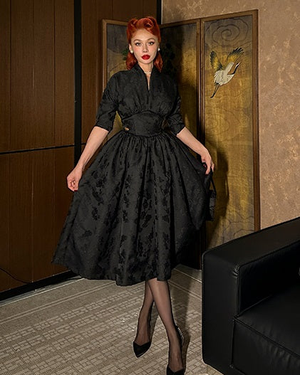 Le Palais Vintage Heavy Vintage Lace Dark Pattern False Waist Seal Bat-Sleeve Swing Dress-FAFA