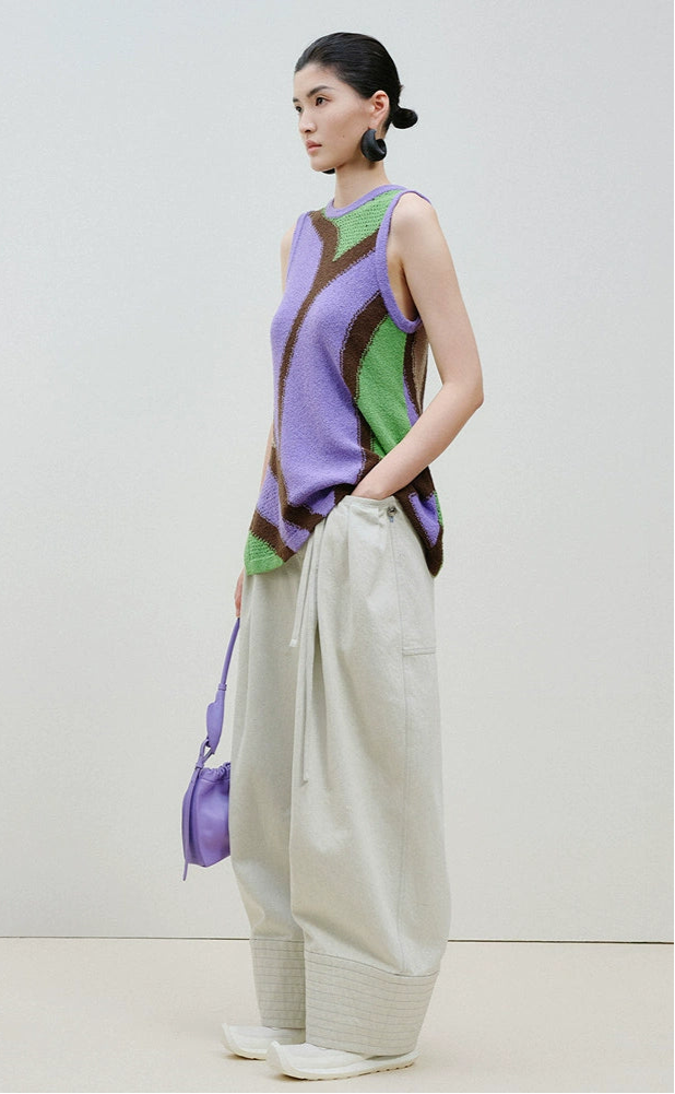 ZHUCHONGYUN Flower Draft Textured Crew Neck Vest--SUZUMIYA.